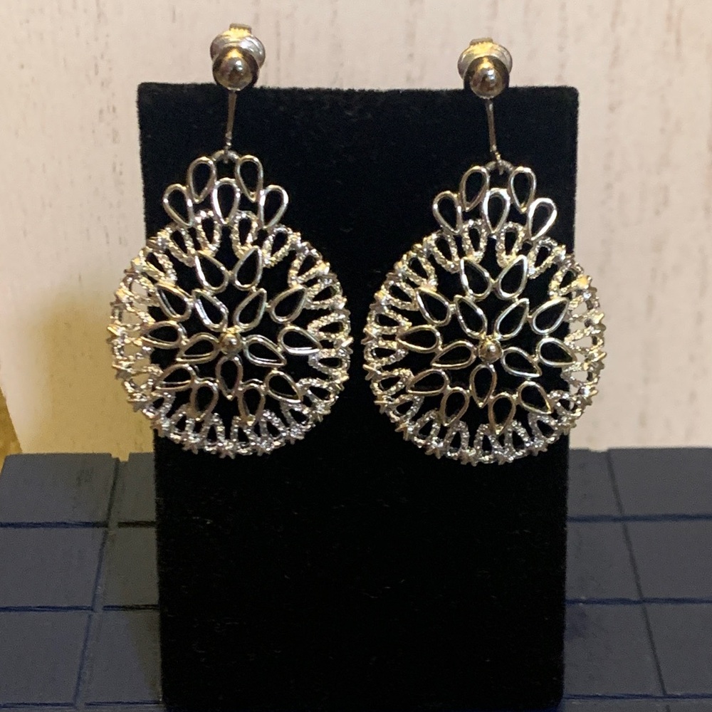 Sarah Coventry Vintage Clip Earrings - Picture 1 of 3